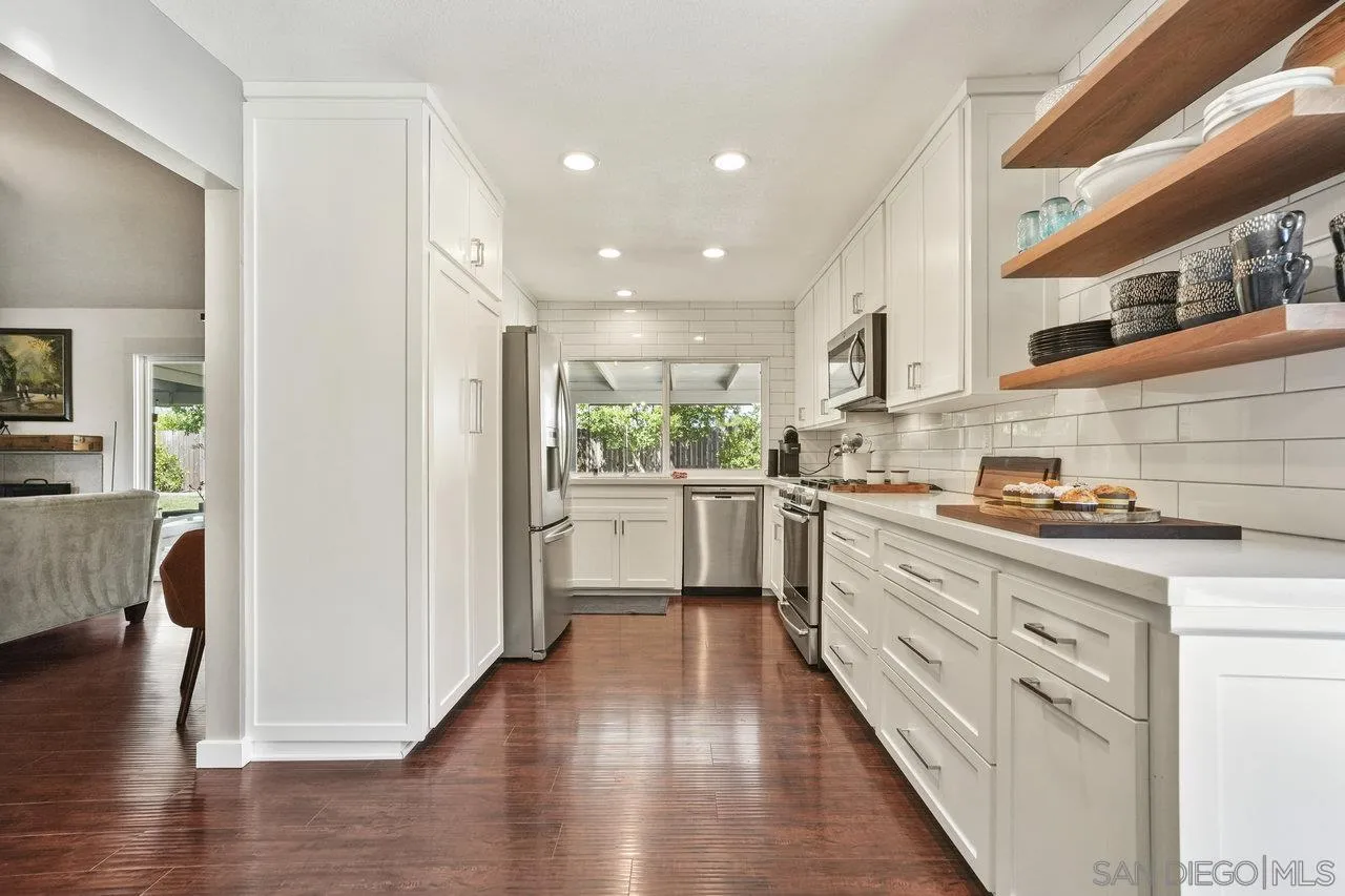 42733 San Julian Pl.