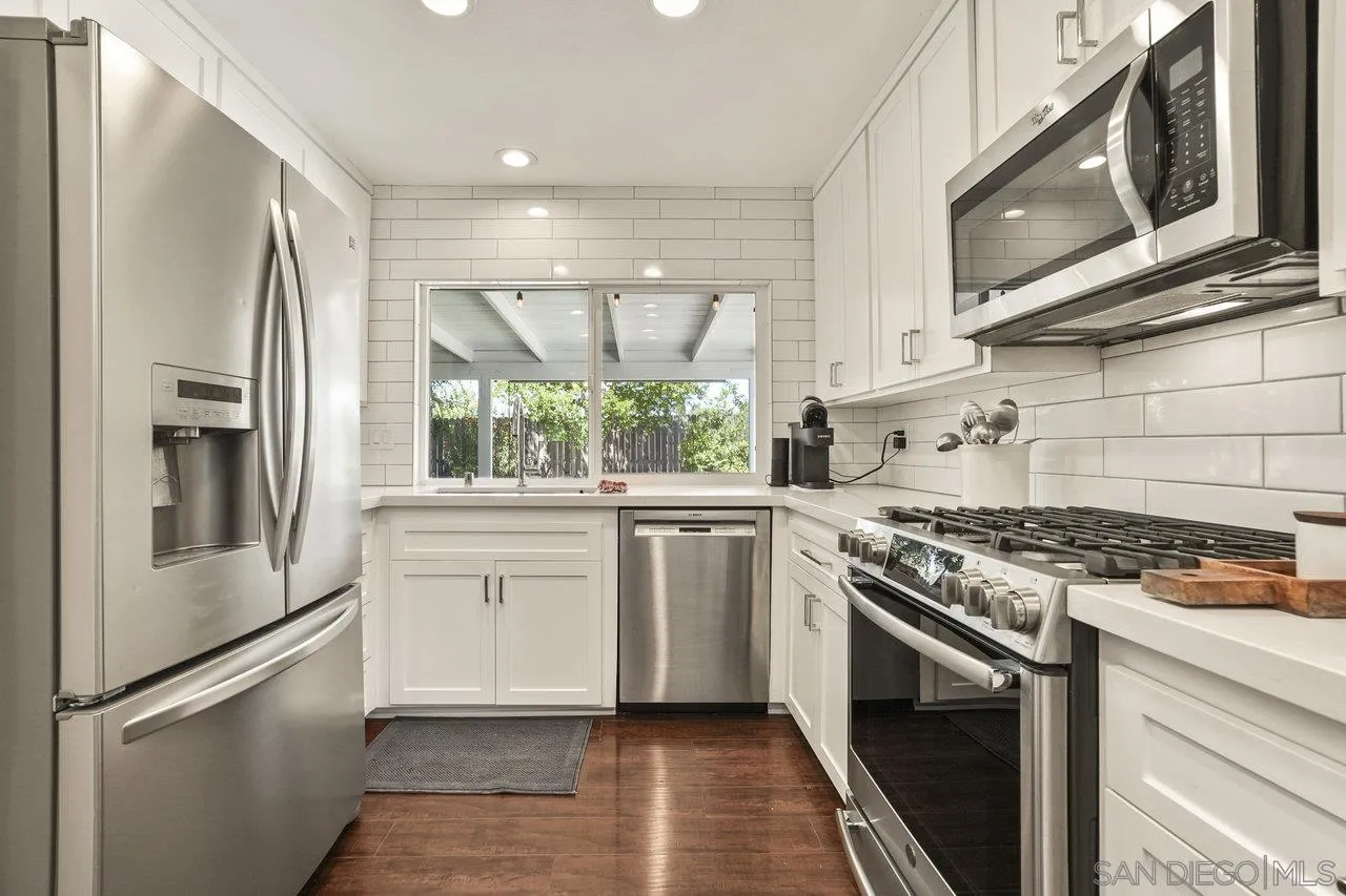 42733 San Julian Pl.