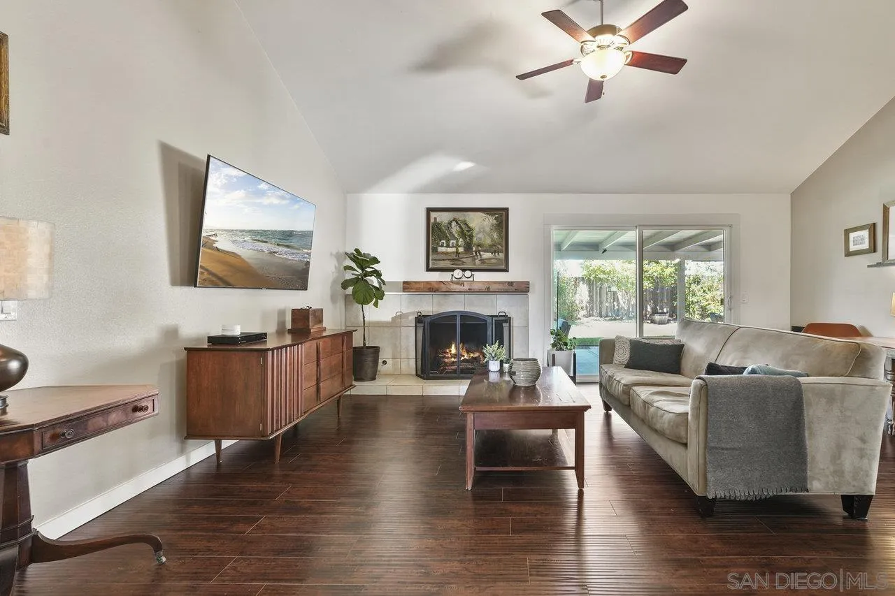 42733 San Julian Pl.