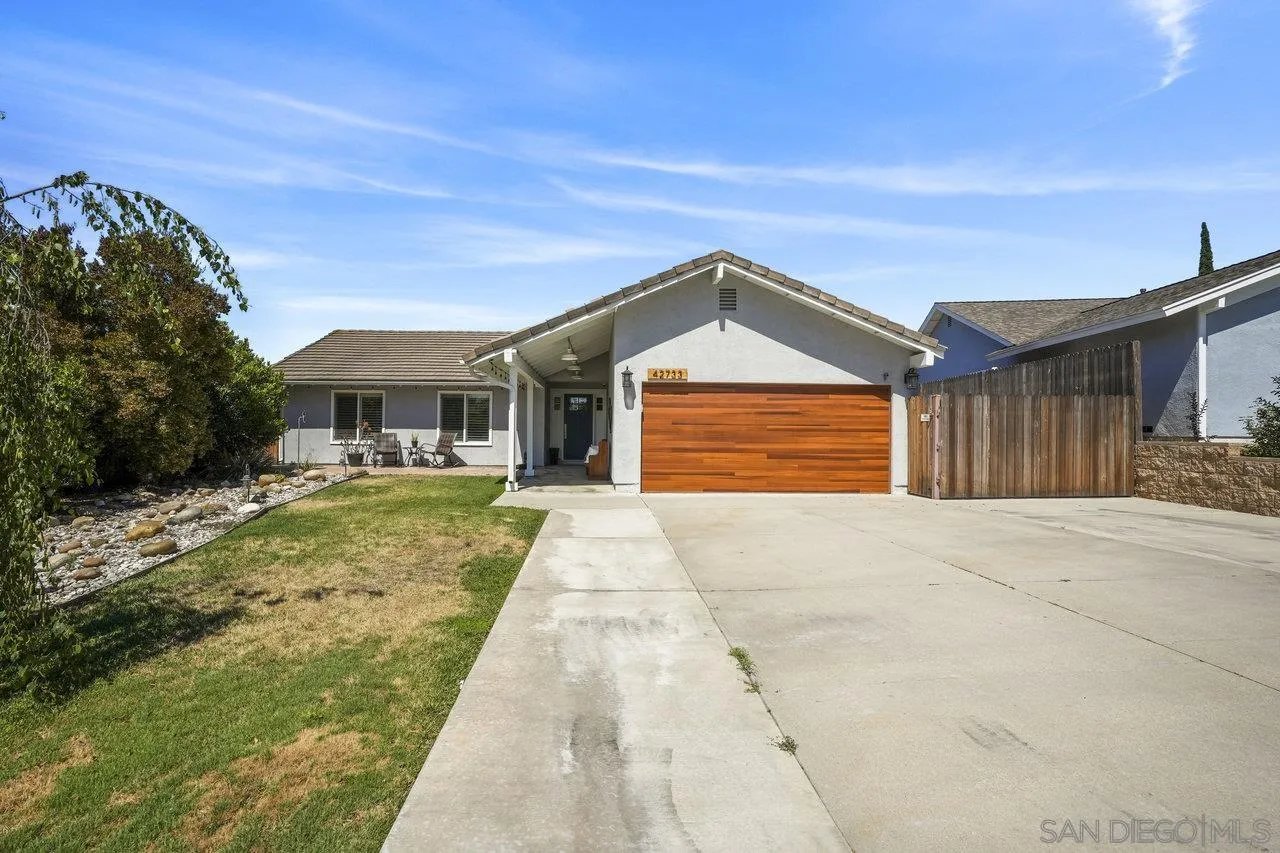 42733 San Julian Pl.