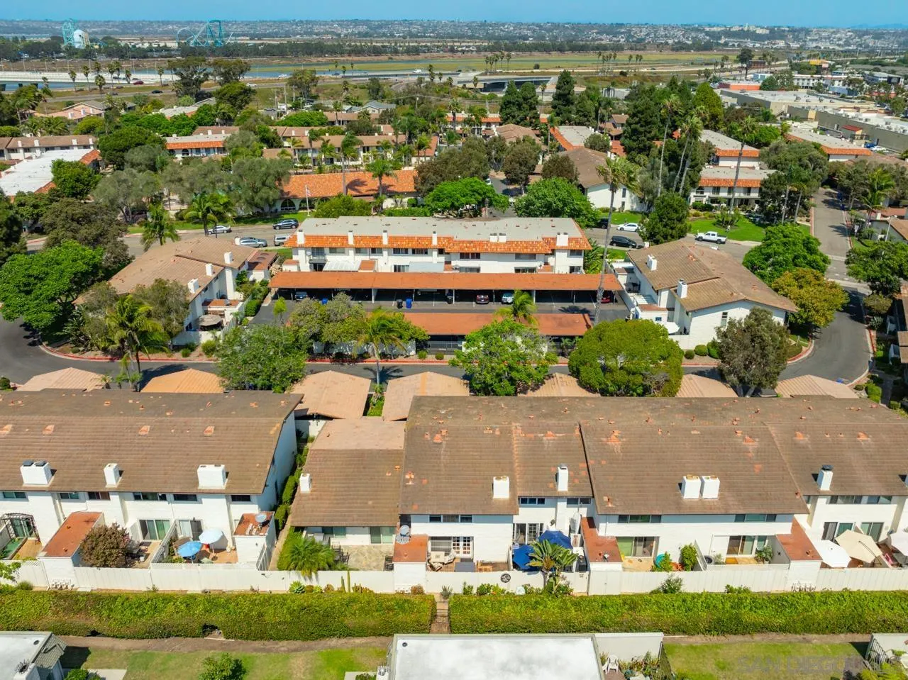 4134 Loma Riviera Ln