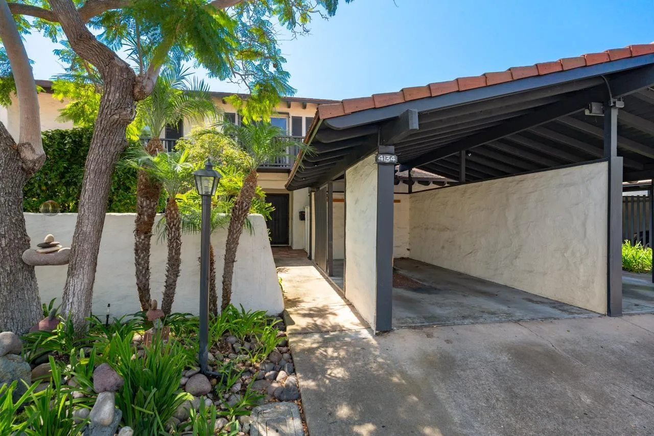 4134 Loma Riviera Ln