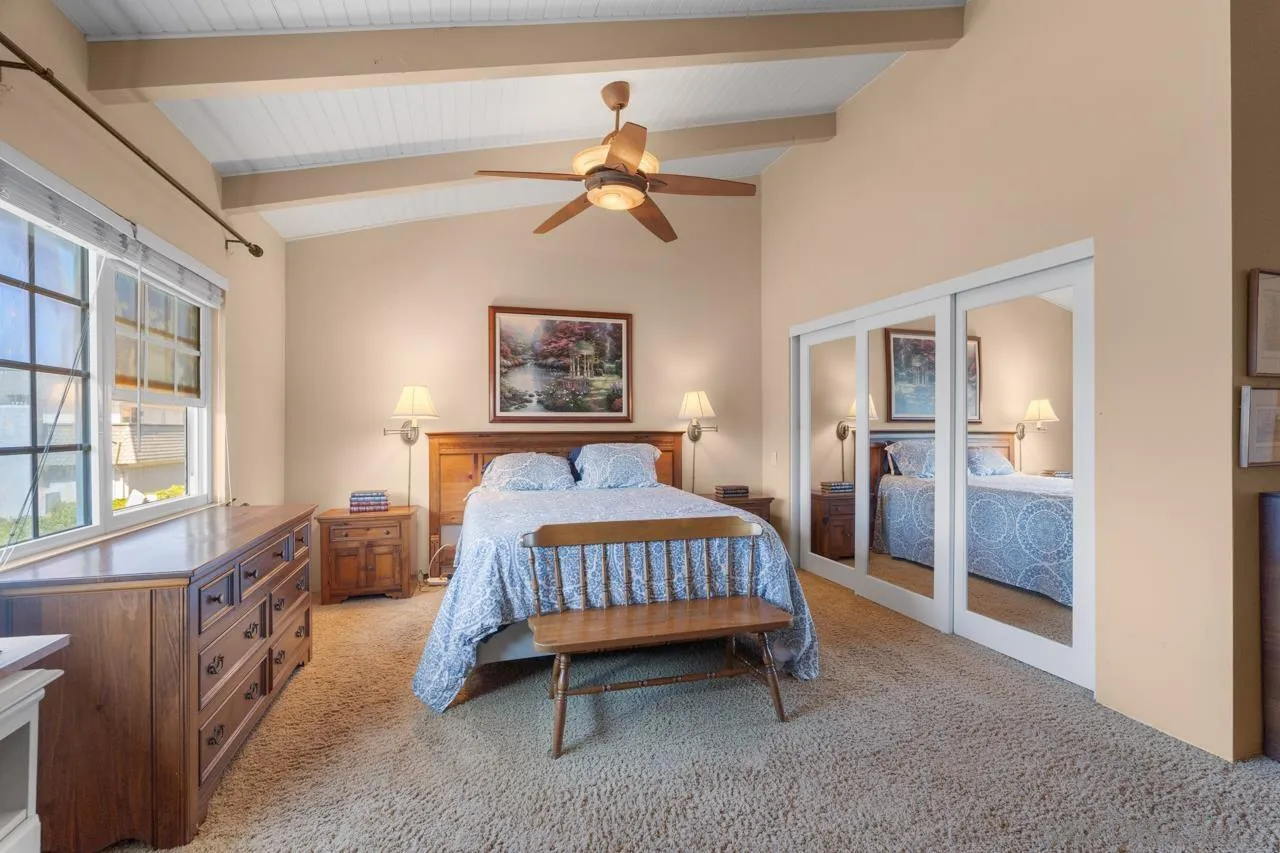 4134 Loma Riviera Ln
