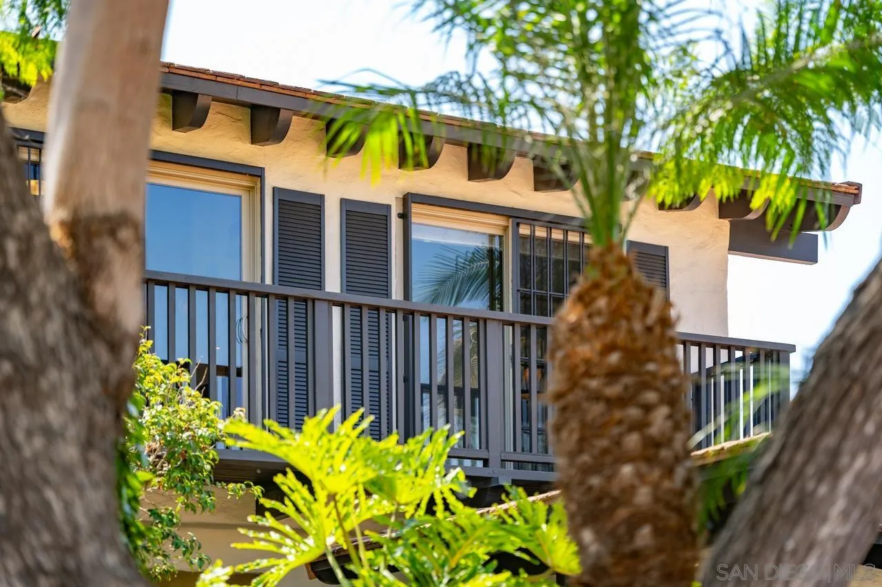 4134 Loma Riviera Ln