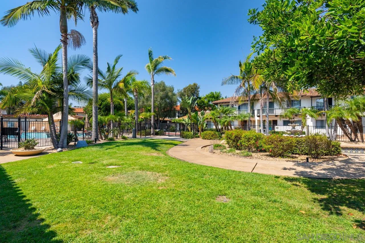 4134 Loma Riviera Ln