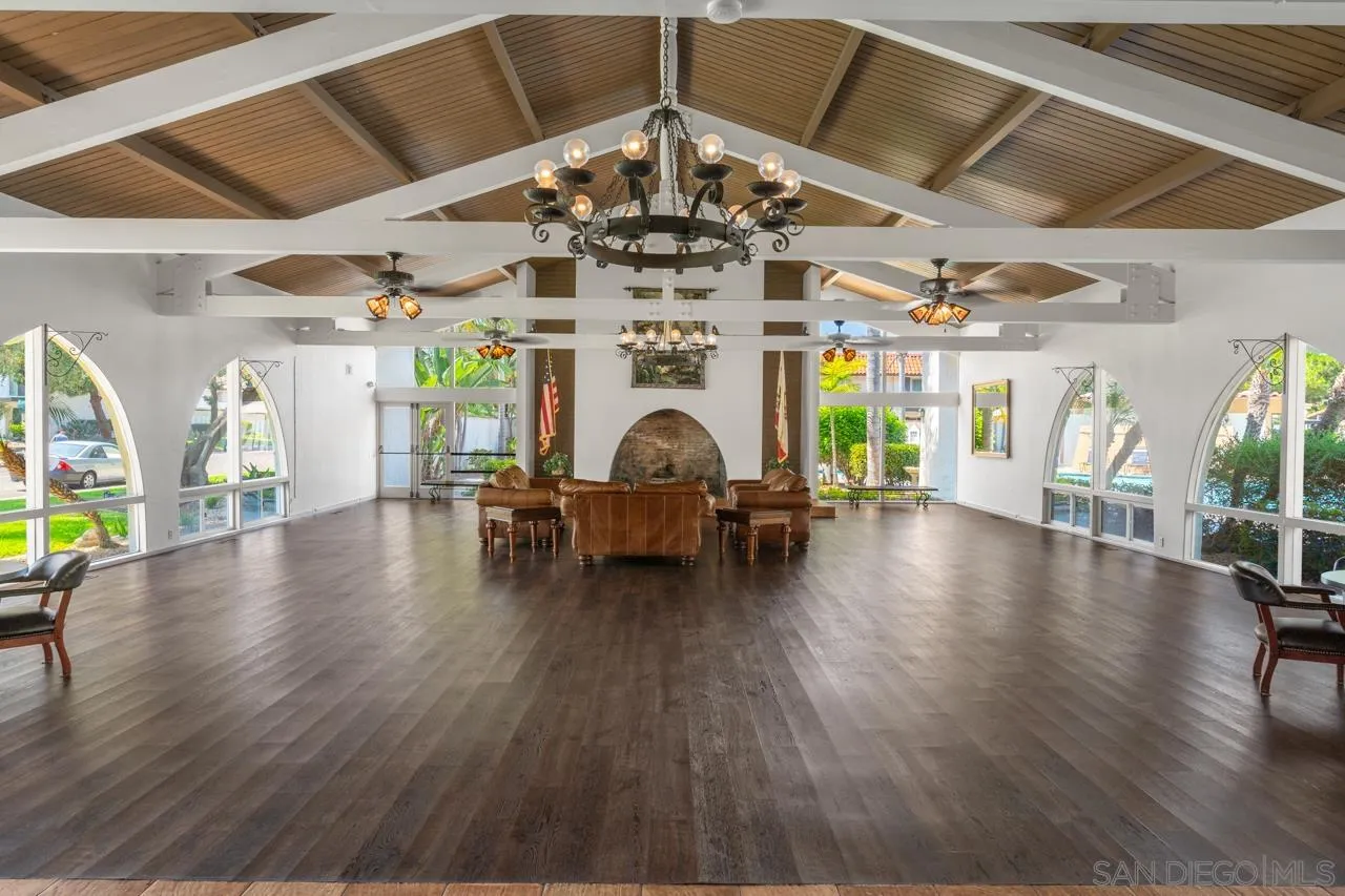 4134 Loma Riviera Ln