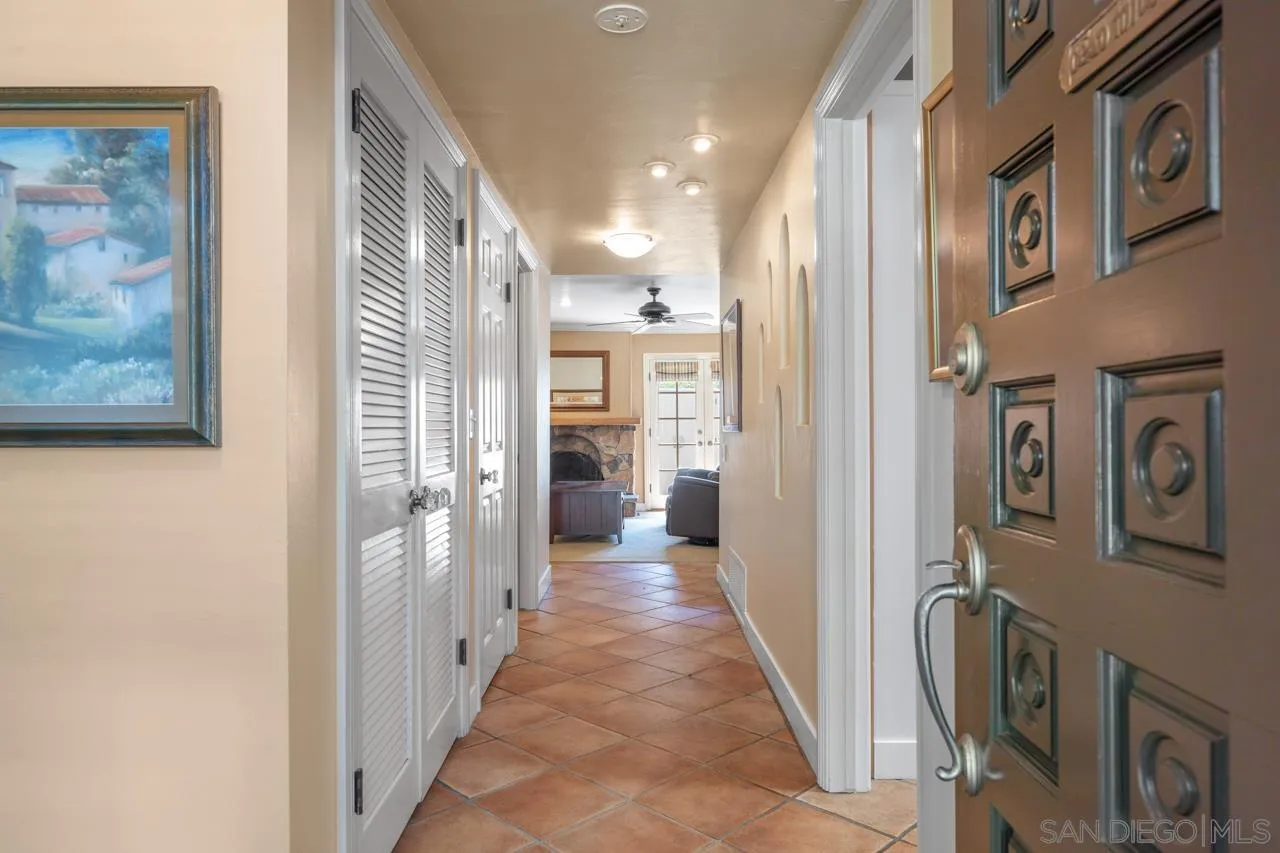 4134 Loma Riviera Ln