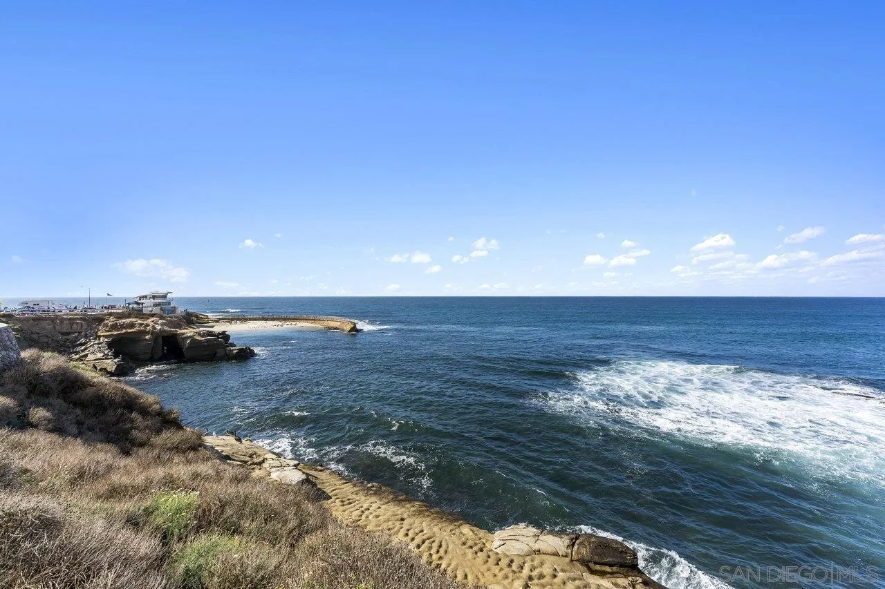 909 Coast Blvd Unit 26