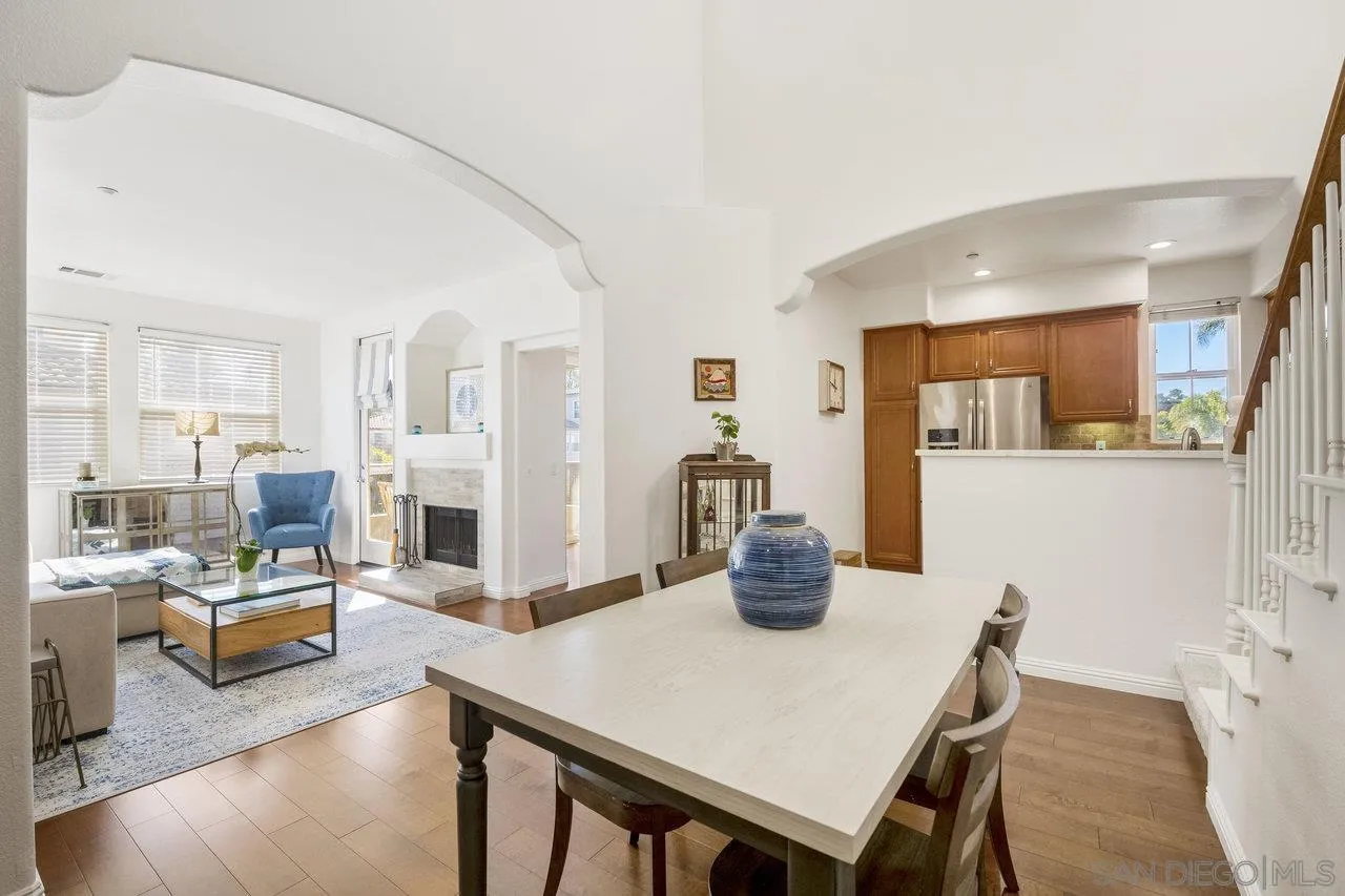 6466 Terraza Portico