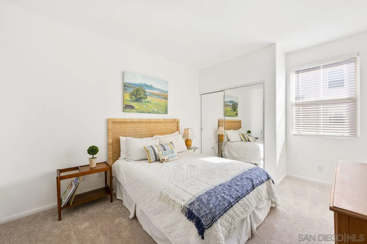 6466 Terraza Portico