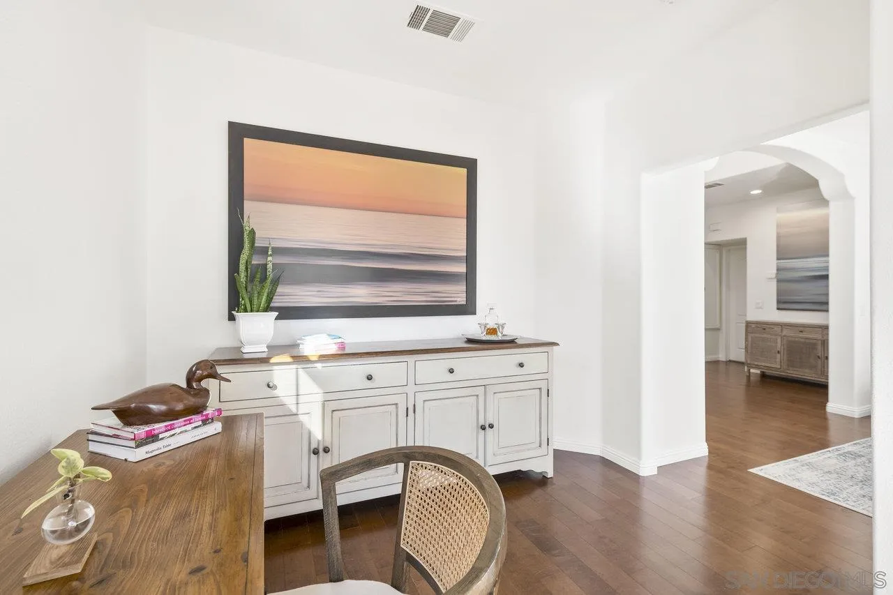 6466 Terraza Portico