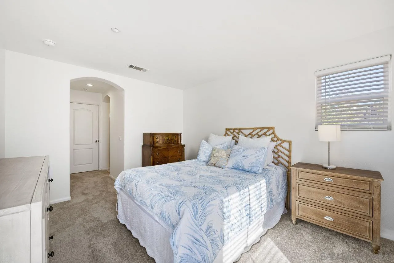 6466 Terraza Portico