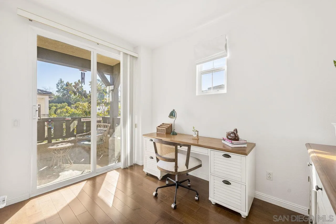 6466 Terraza Portico