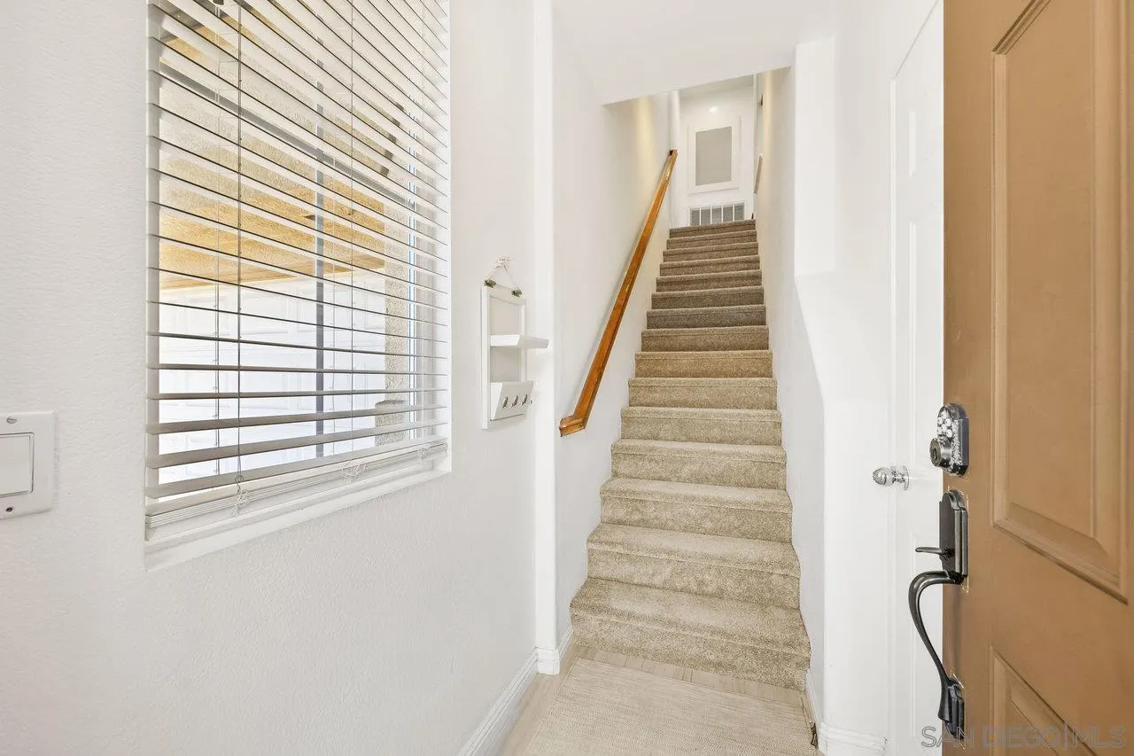 6466 Terraza Portico