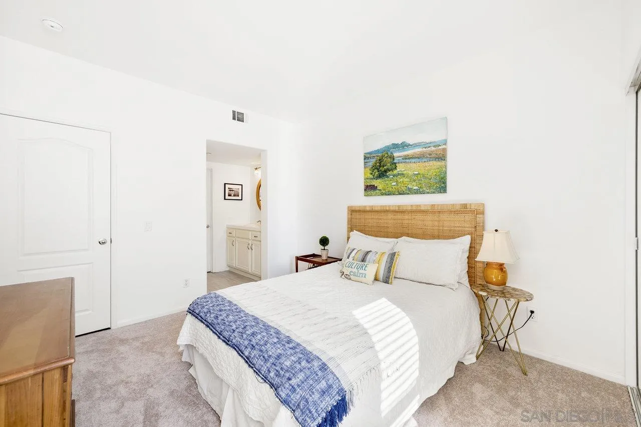 6466 Terraza Portico