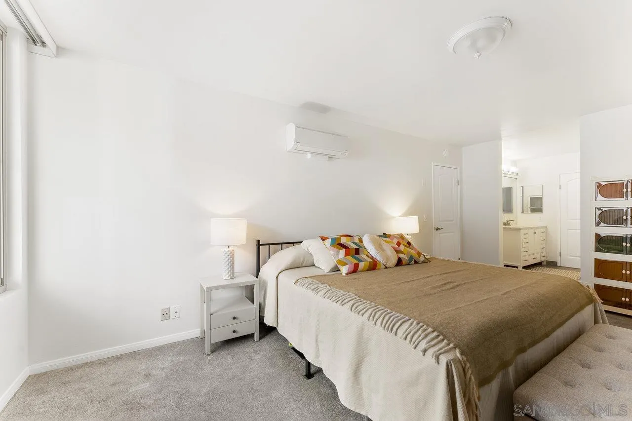 909 Coast Blvd Unit 26