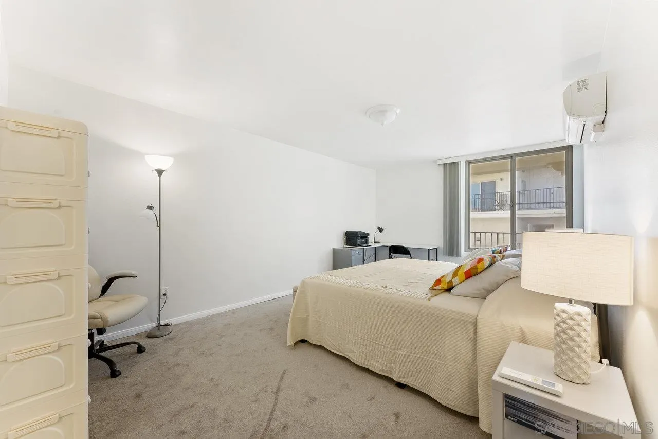 909 Coast Blvd Unit 26