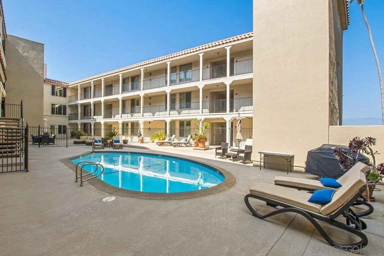 909 Coast Blvd Unit 26