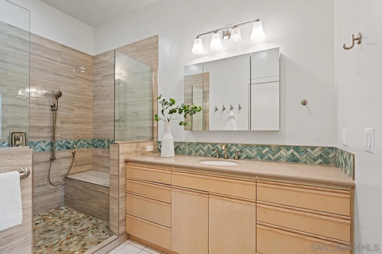 650 Columbia St. Unit 313