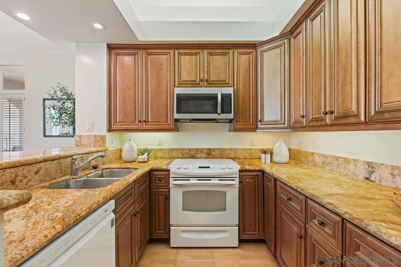 650 Columbia St. Unit 313