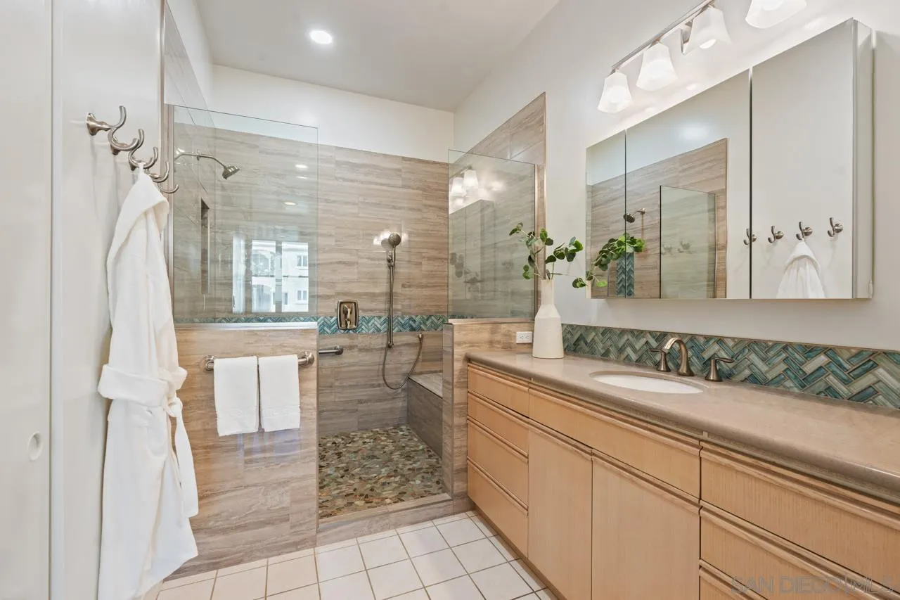 650 Columbia St. Unit 313