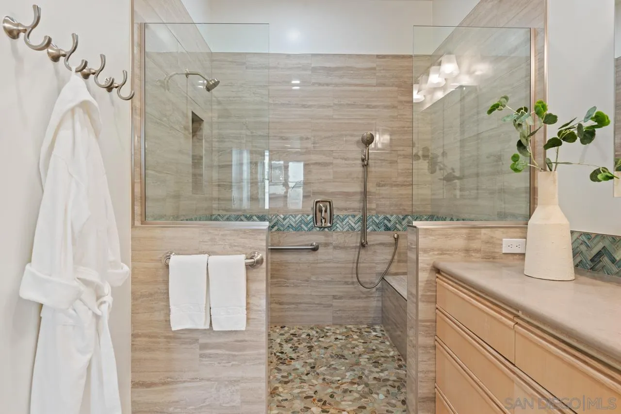 650 Columbia St. Unit 313
