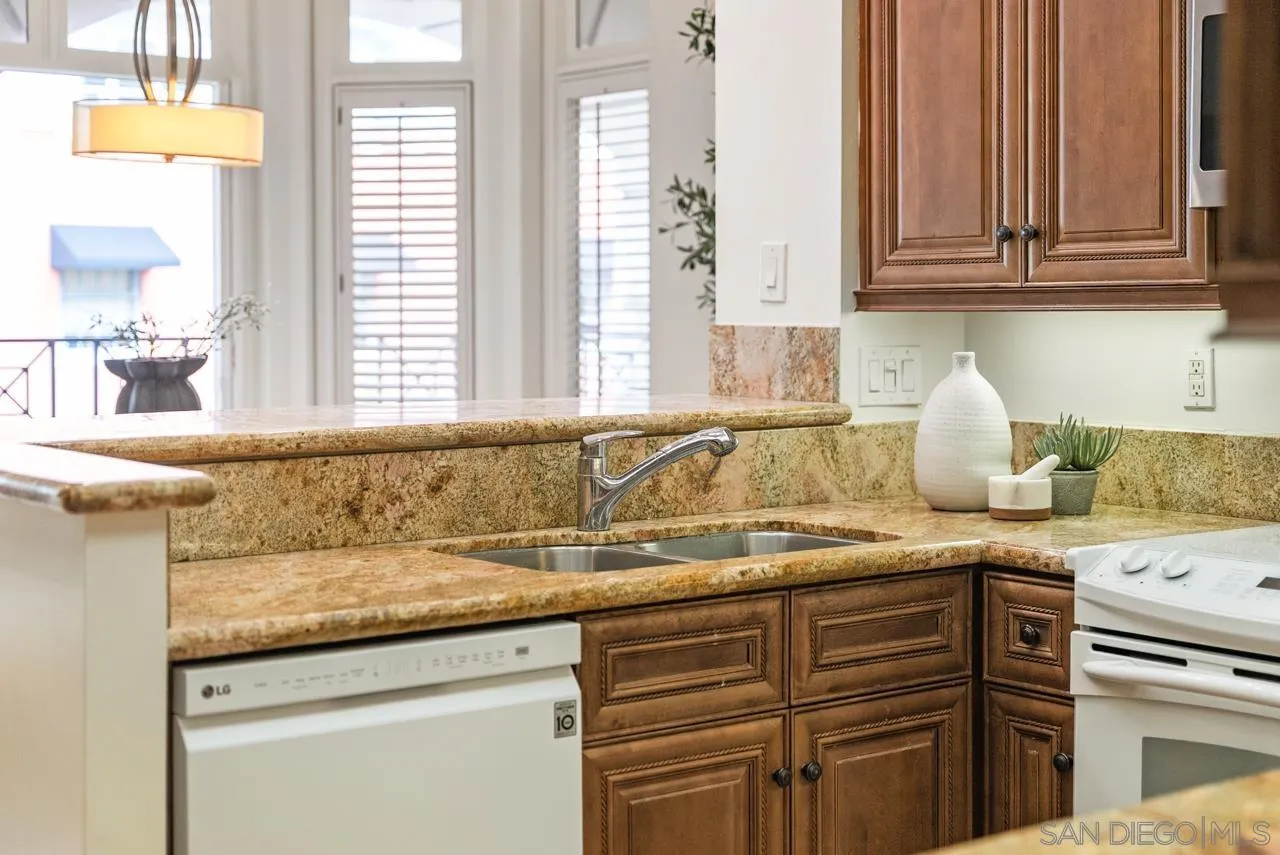 650 Columbia St. Unit 313