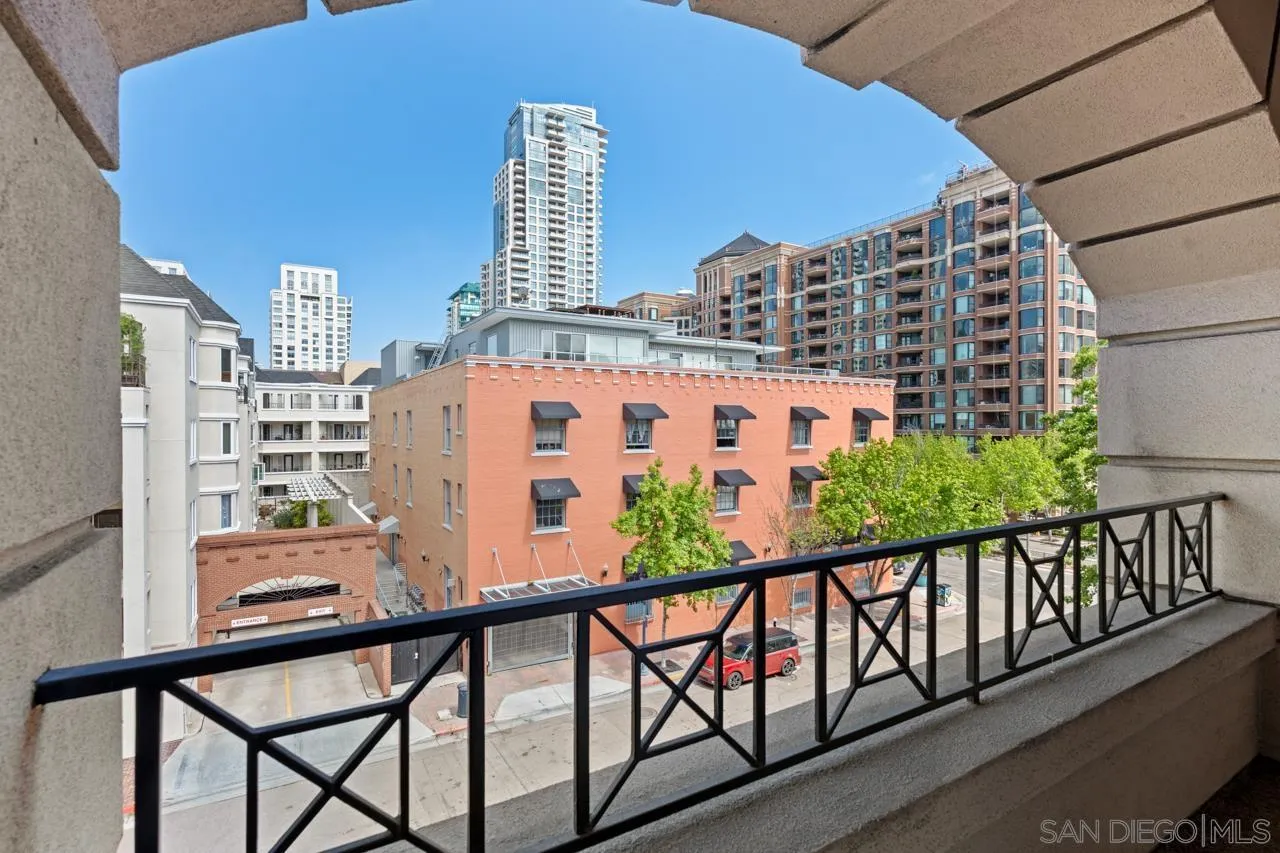 650 Columbia St. Unit 313