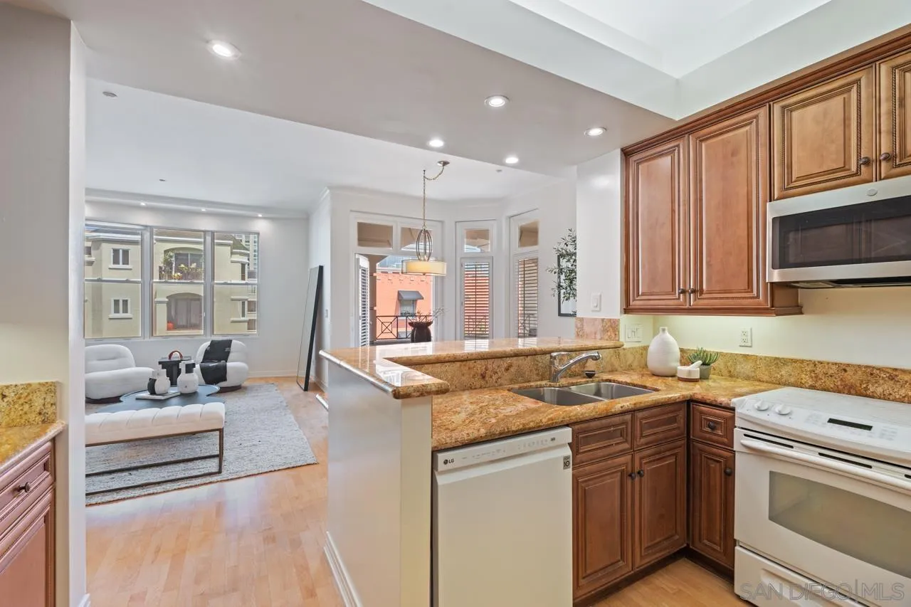 650 Columbia St. Unit 313