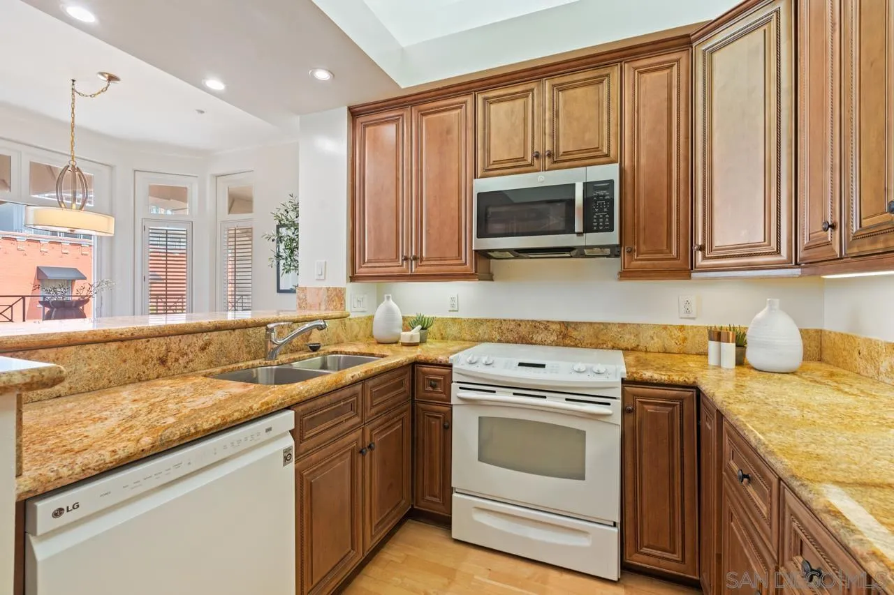 650 Columbia St. Unit 313