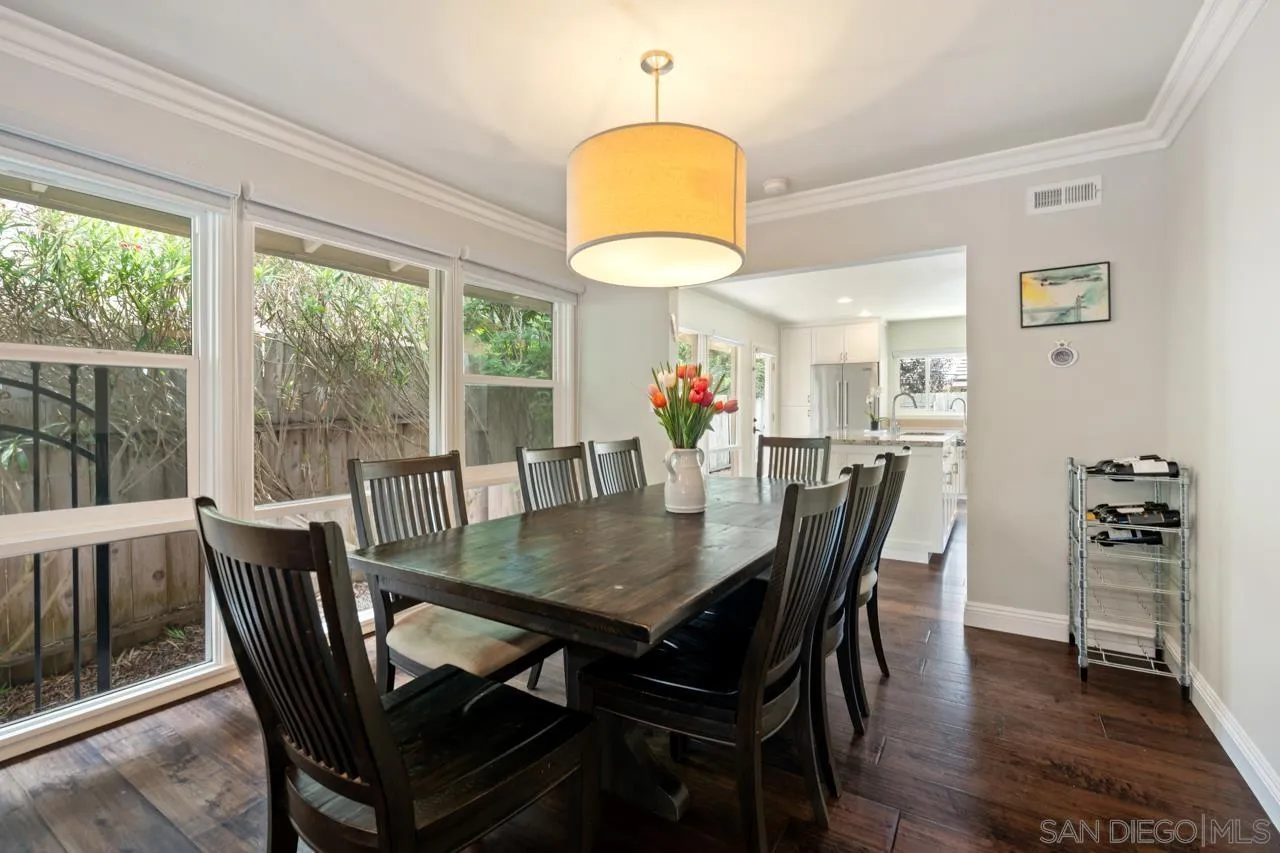 8874 La Jolla Scenic Dr N