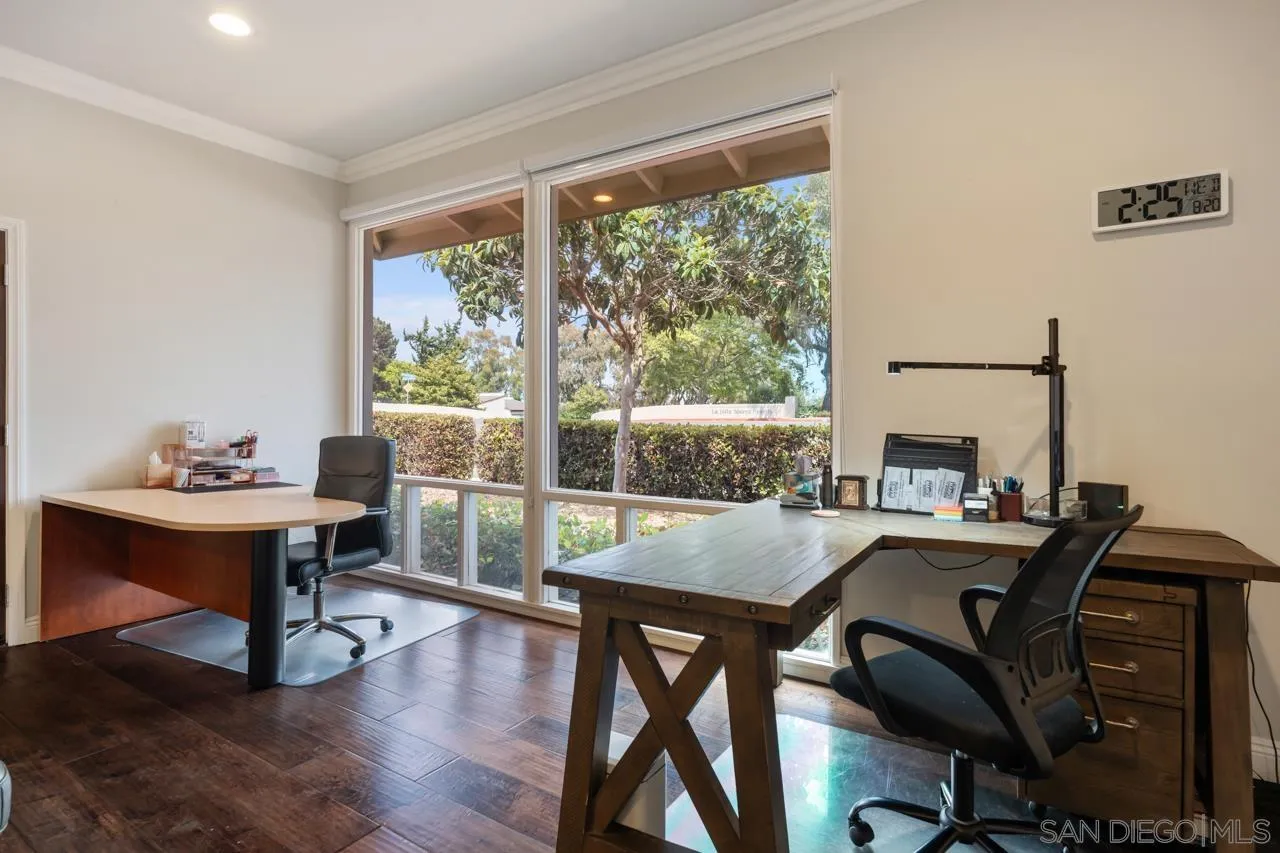 8874 La Jolla Scenic Dr N