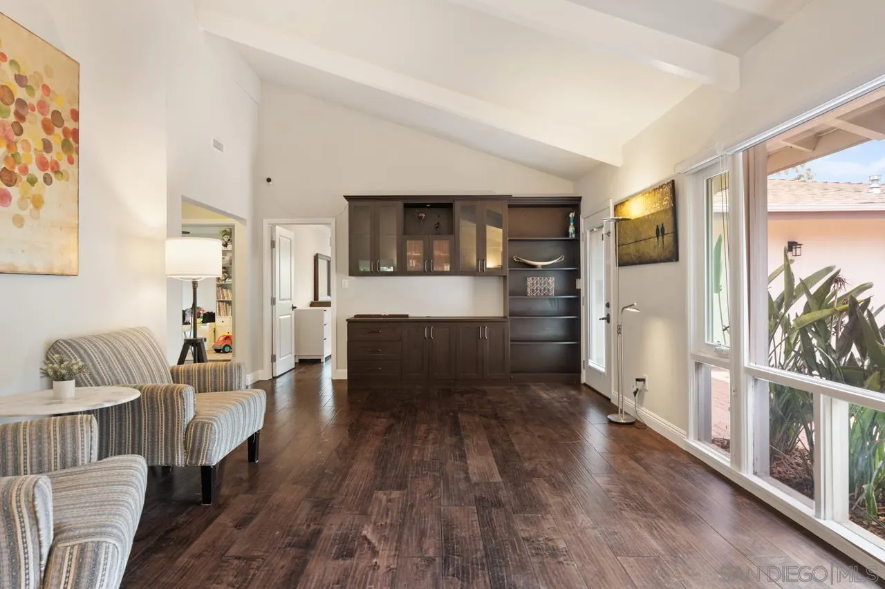8874 La Jolla Scenic Dr N