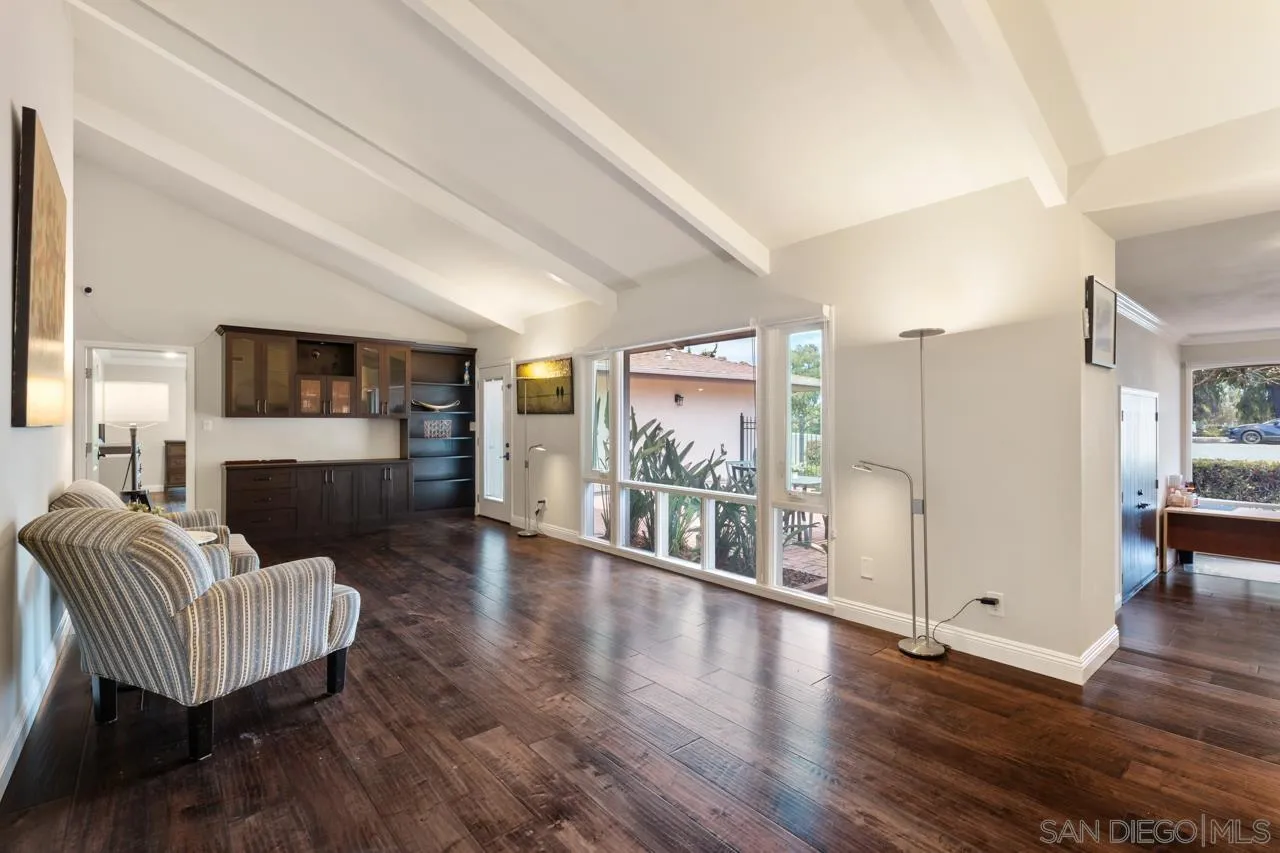 8874 La Jolla Scenic Dr N