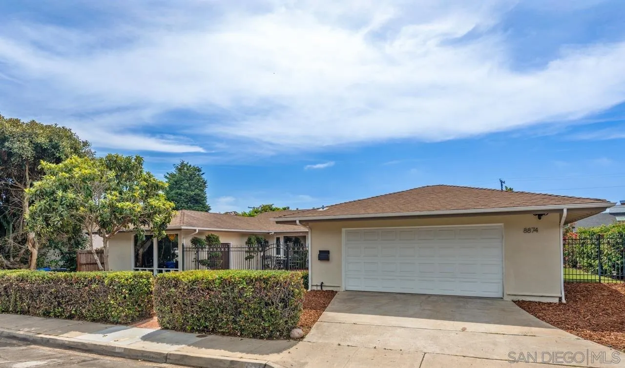 8874 La Jolla Scenic Dr N