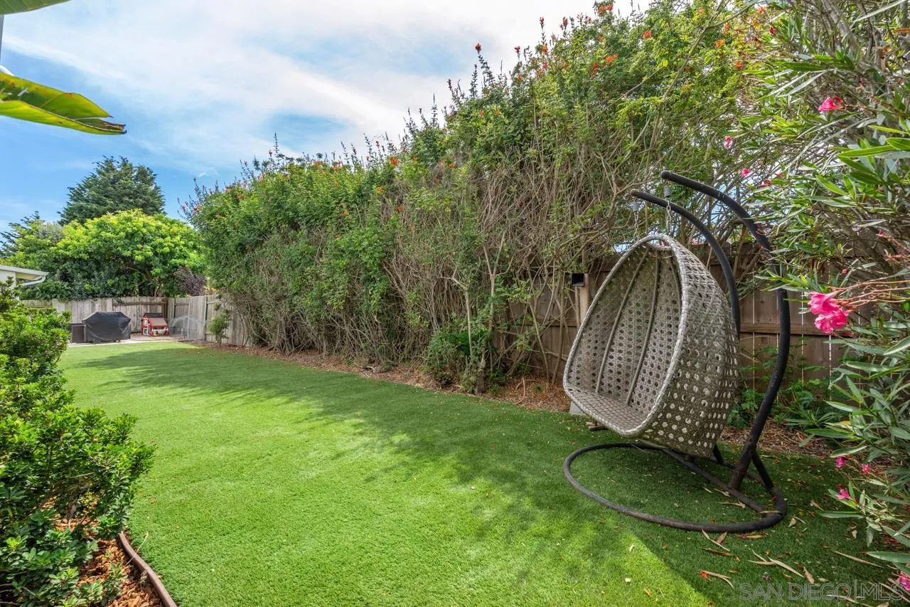 8874 La Jolla Scenic Dr N