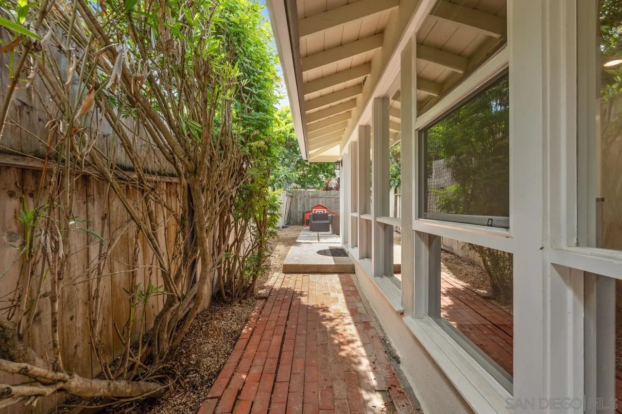 8874 La Jolla Scenic Dr N
