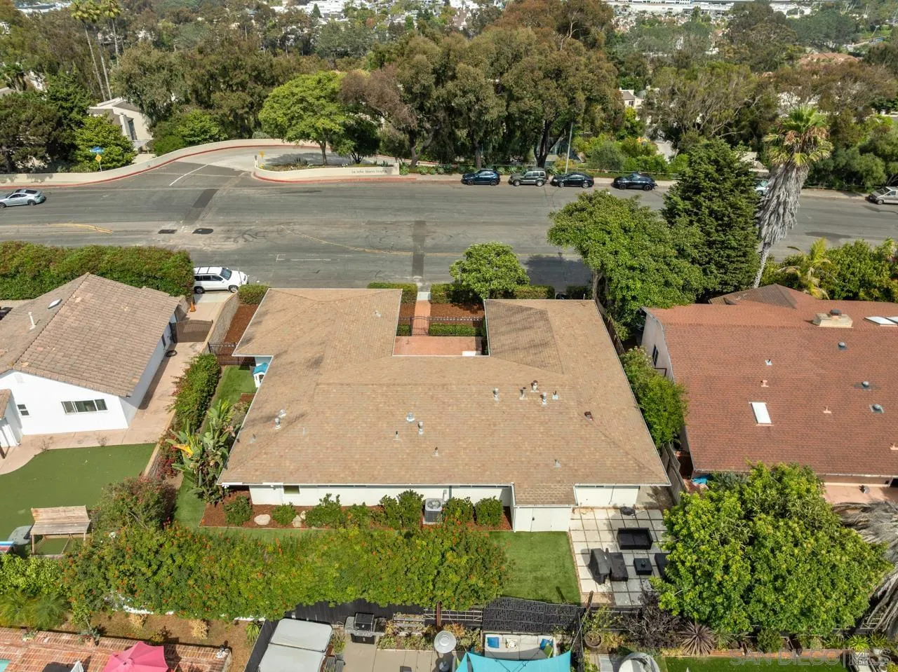 8874 La Jolla Scenic Dr N