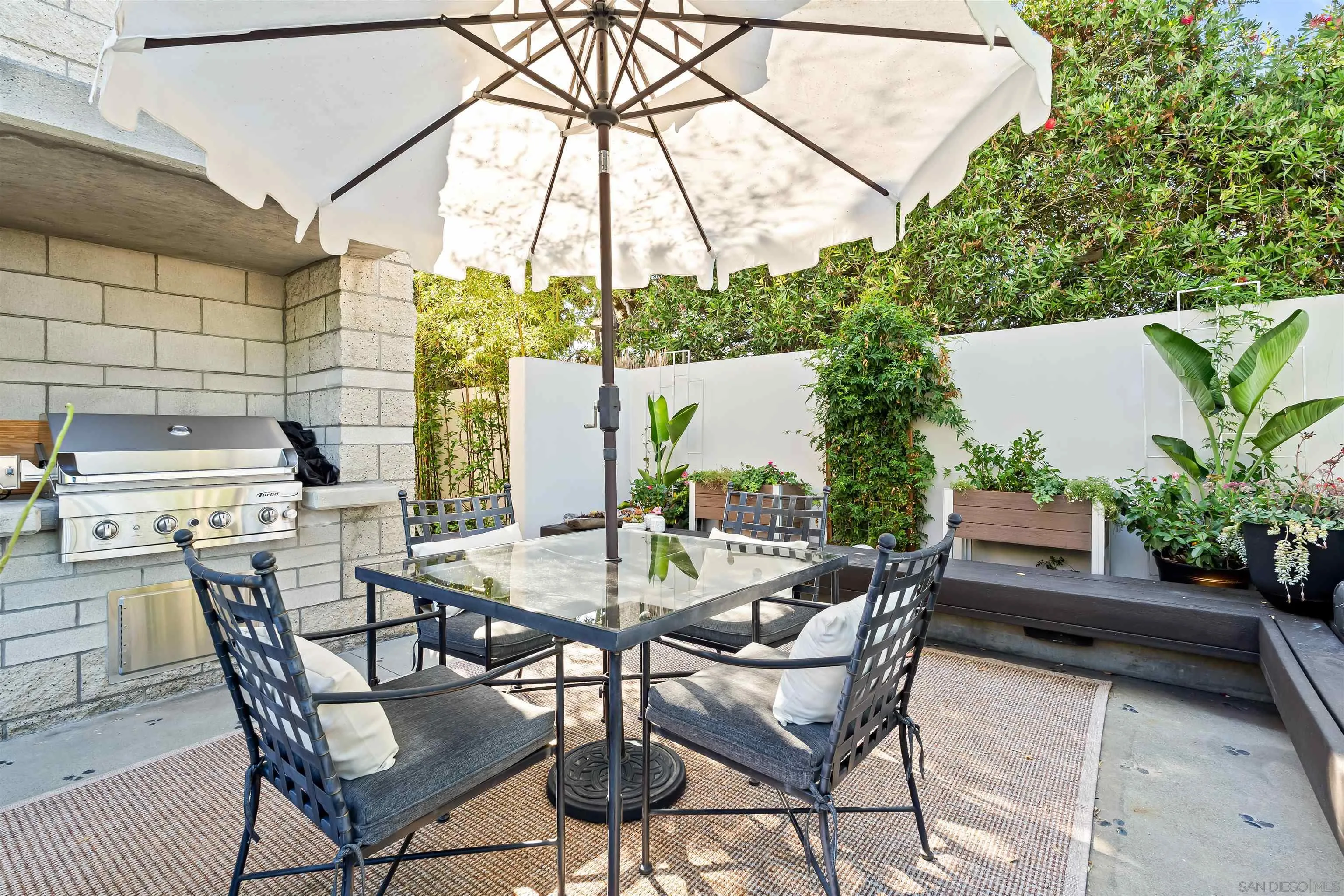 5259 Pacifica Dr