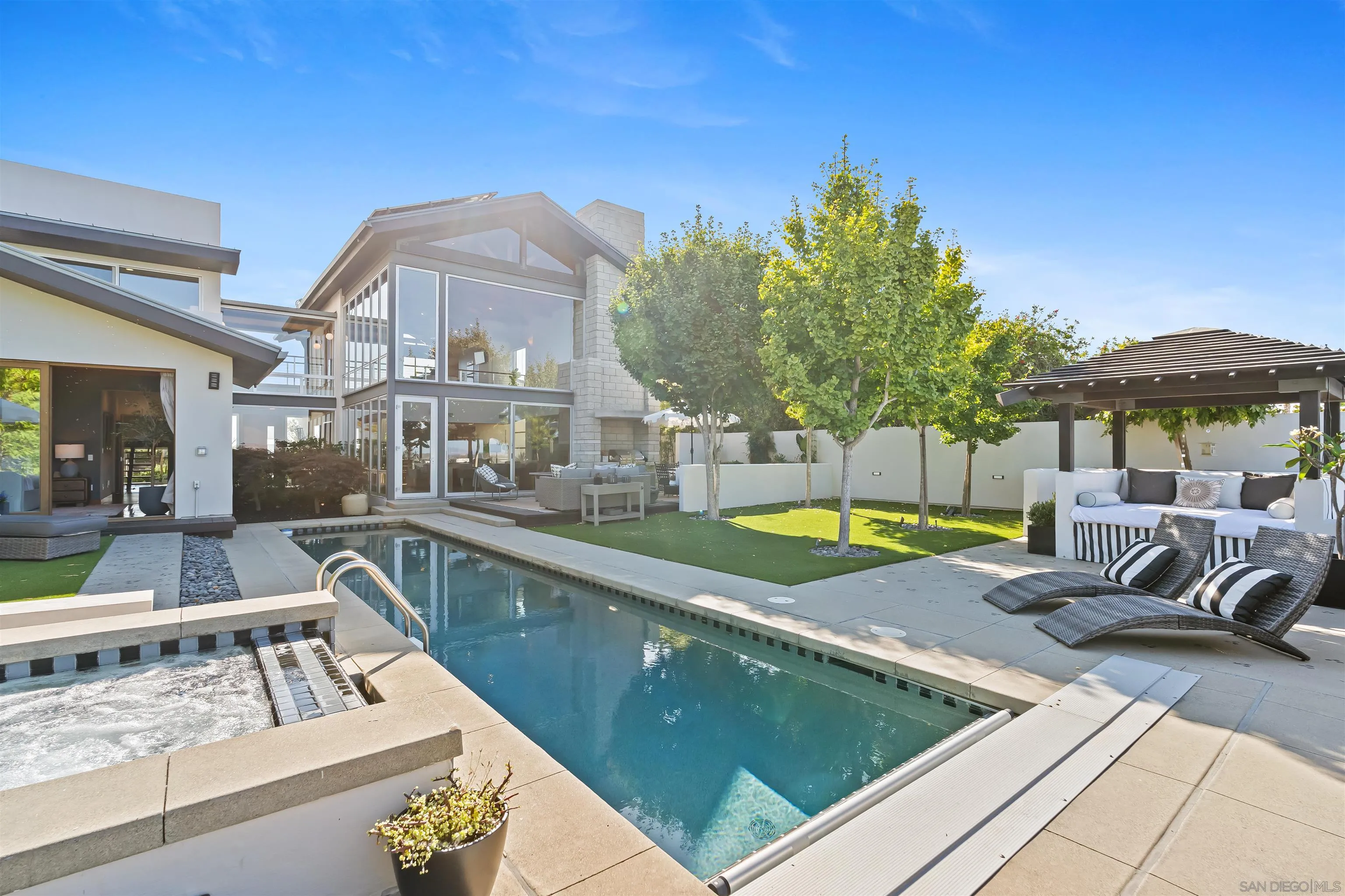 5259 Pacifica Dr