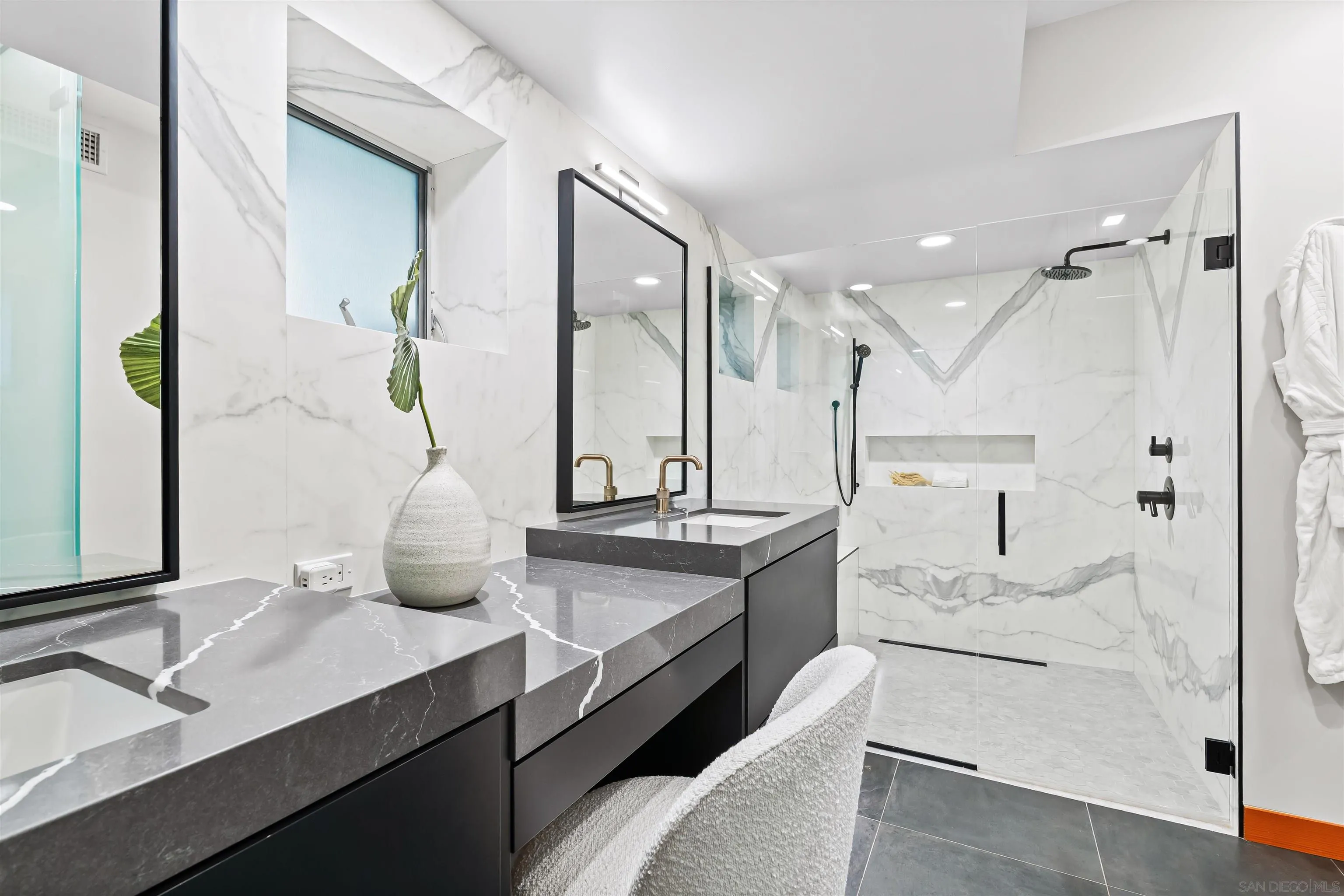 5259 Pacifica Dr
