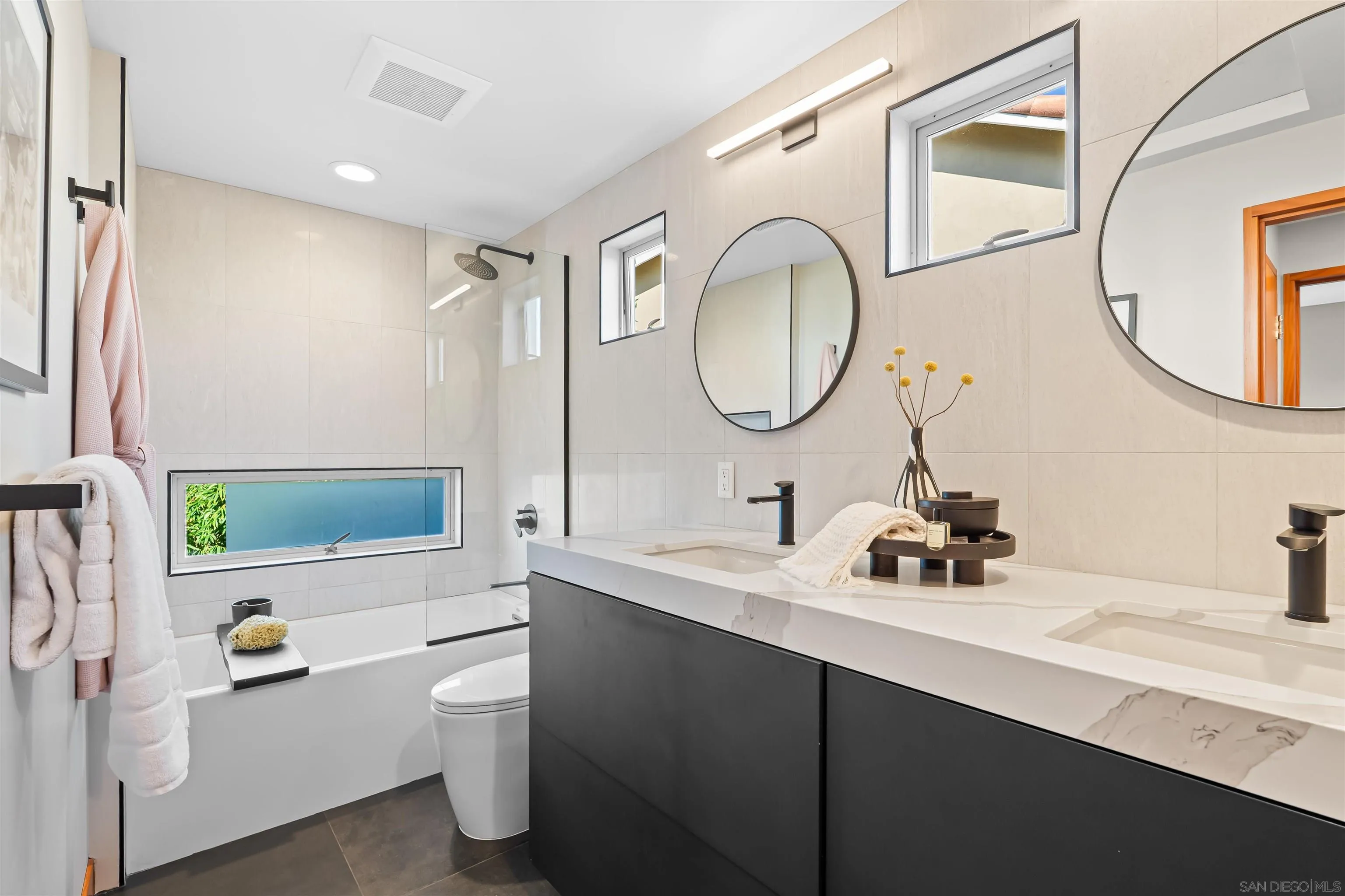 5259 Pacifica Dr
