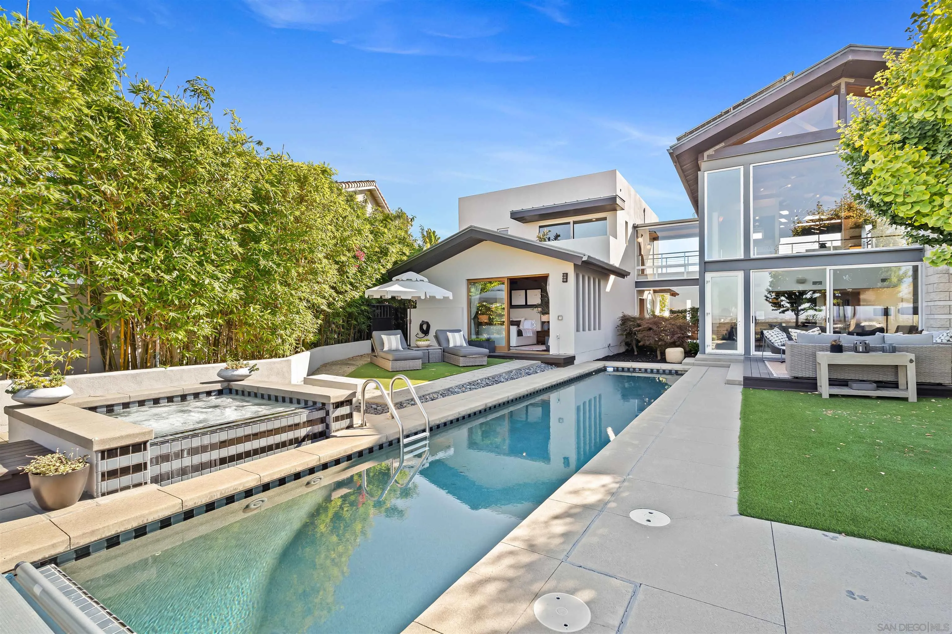 5259 Pacifica Dr