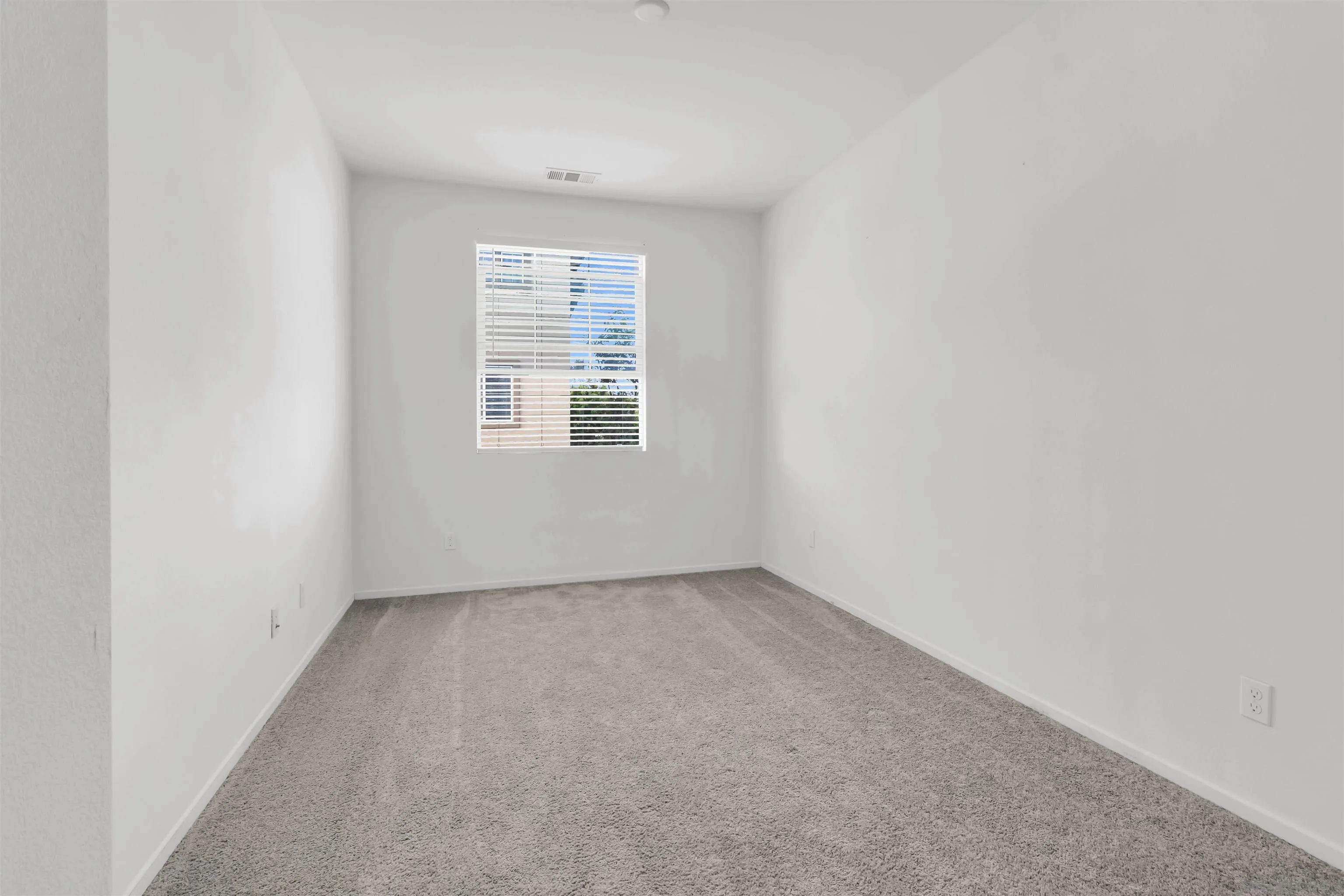5515 San Roberto