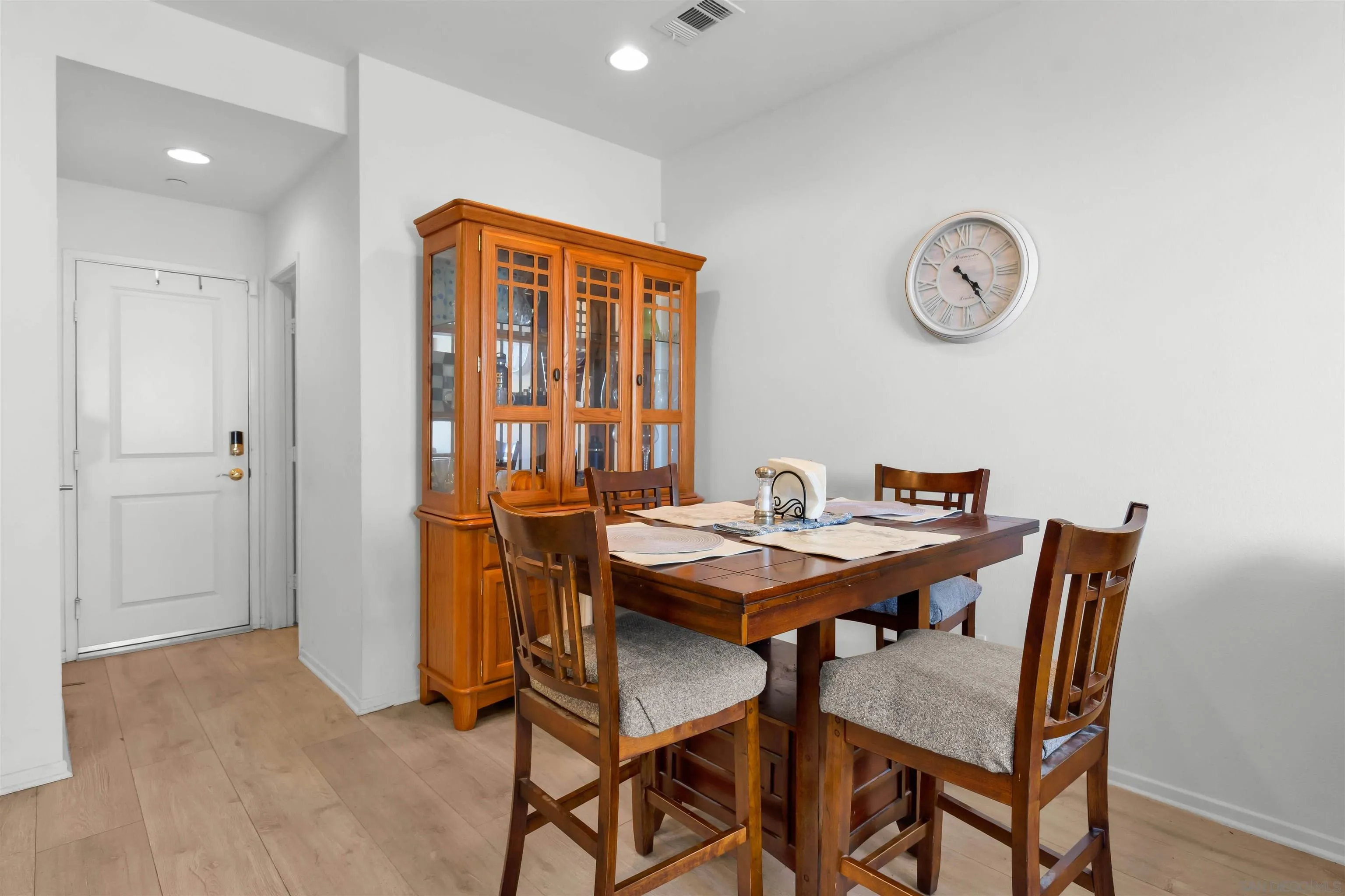 5515 San Roberto