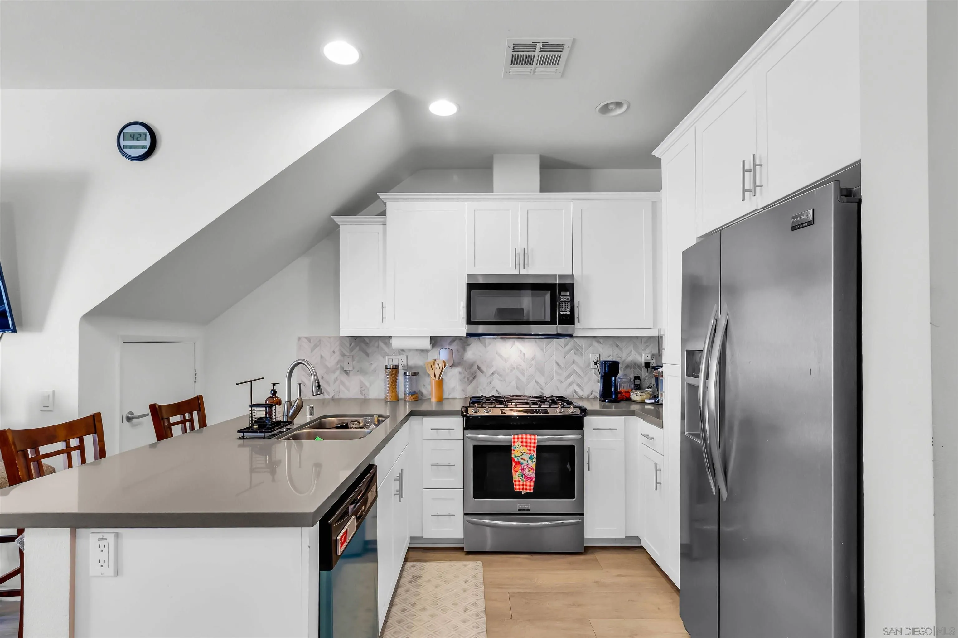 5515 San Roberto