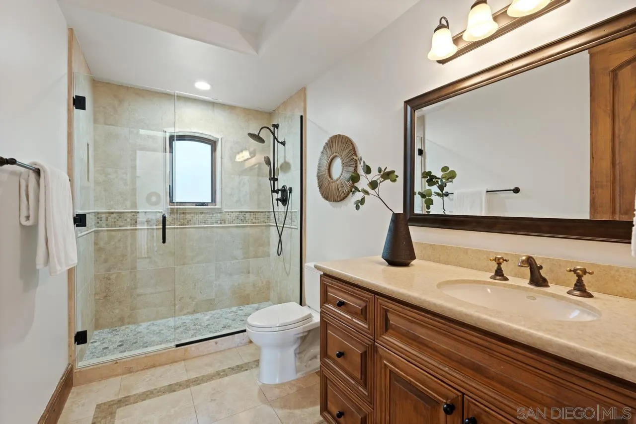 8080 La Jolla Scenic Dr North