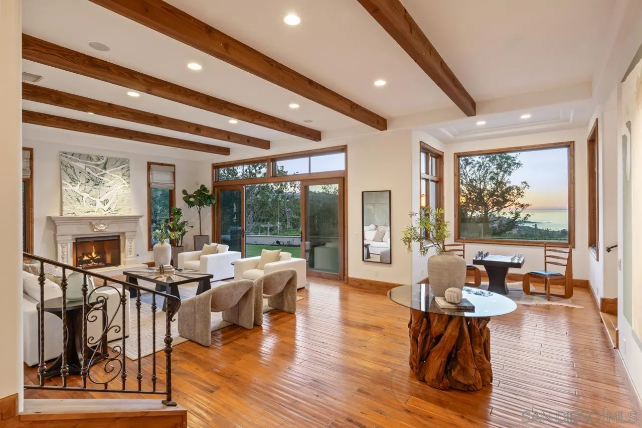 8080 La Jolla Scenic Dr North