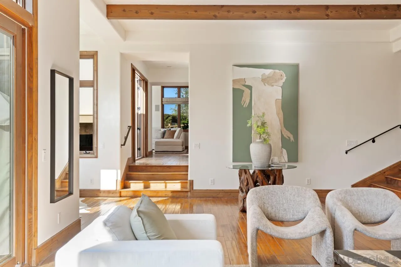 8080 La Jolla Scenic Dr North