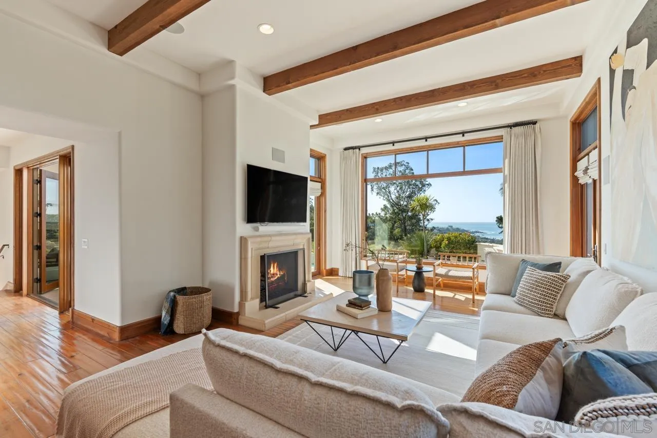 8080 La Jolla Scenic Dr North